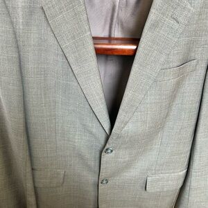 Men's Light Gray Two-Button Suit Jacket